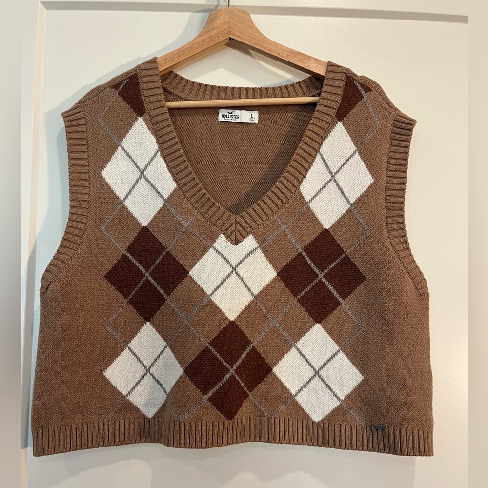 Hollister Women's Brown Argyle V-Neck Sweater Vest